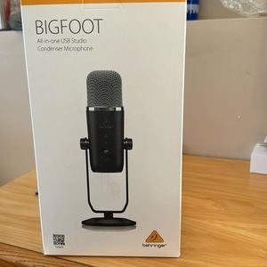 Behringer BIGFOOT USB Studio Condenser Microphone